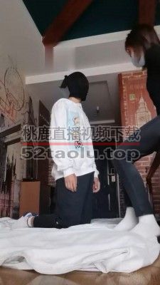 【S奶欲】吊打贱狗棉袜深喉 bf18201