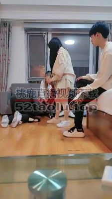 【萝莉糖糖】精彩!两对情侣辱绿帽废物【三视角版】 bf23962