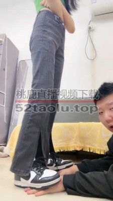 【素人星探】运动鞋白袜全体重踩-强制闻鞋窝白袜脚-棉袜塞嘴 bf26544