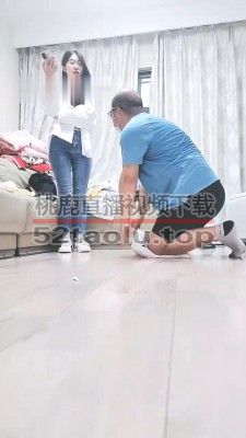 【嘉妮】下跪伺候-胯下辱/踩踏/臭脚捂脸 bf29582