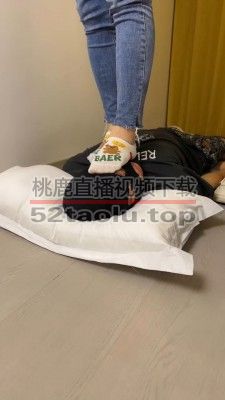 【子橘】原味白船袜全体重踩脸 bf32681