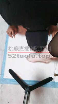 【冰晶女皇】臭白袜脚捂狗口鼻 JS240227-6