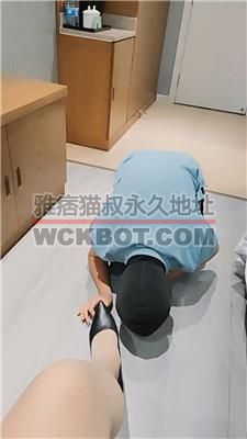 【武汉执念】跪舔脏高跟肉丝jio/捂脸窒息/鞭打 JS240517-30