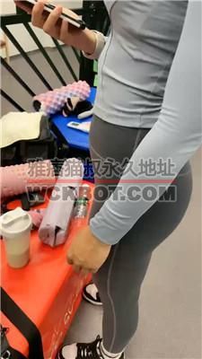 【素人挖掘机】原味控必入-开发健身小姐姐 bf42103