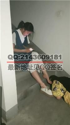 【雯雯可劲吃】职高女生楼梯间调狗【完整版】JS240707-5