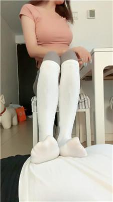 【苒溪】健身后白袜脚踩地毯狗【完整版】 JS240714-7