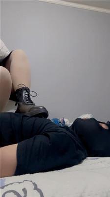 【琼菲】短靴肉丝脚踩狗 JS240801-4