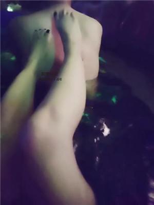 【银河】温泉户外挑逗抖M男友 JS240811-5