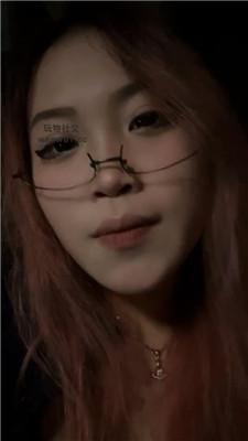 【Qi7】车内恋足狂舔/掐乳 JS240826-25