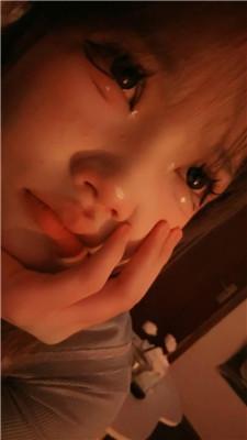 【萱萱】哥哥下跪想舔脚 bf44488