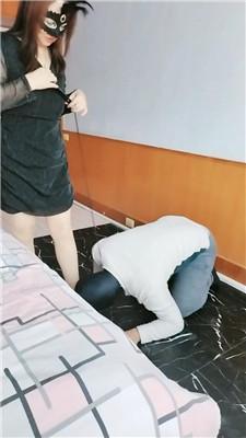 【小叶女S】狗链遛狗踢裆/清理脏鞋 JS240927-2