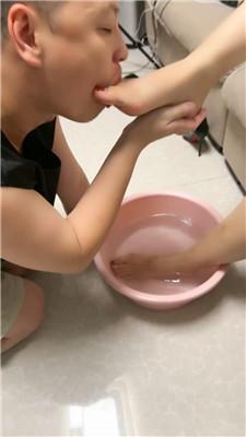 【梦露】伺候沐足赏赐喝洗脚水 JS241025-15