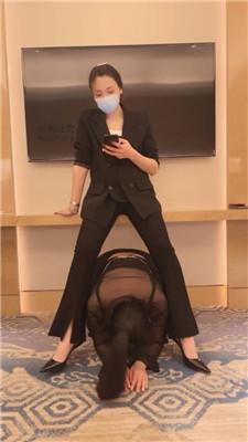 【丹祖宗】白领S-母畜-高跟美腿胯下辱/吃烟灰 bf47540