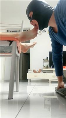 【蜜糖】近距离裸足狂舔 JS241201-11