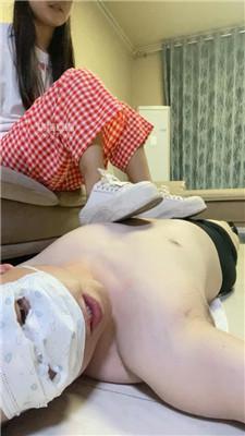 【深情】近距离踩狗继父 JS250617-25