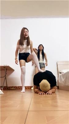 【泡泡】双S-精神小妹-白袜+白丝踩虐【双视角版】 bf56083