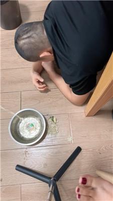 【小妈主】喂食圈养狗 JS250917-2