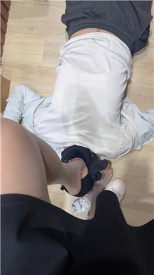 【思思】白袜脚踩地毯奴[下]  JS251026-49