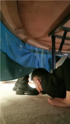 【文文文】桌底舔吃多女神脏鞋 JS251217-4