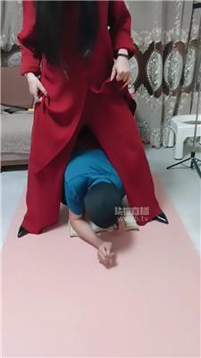 【路西法夫妻主】女老板的脚下奴 JS260302-29