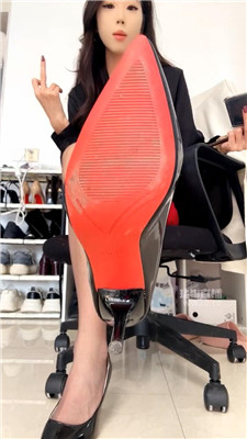 【西彤】鞋底跪拜    260309-4