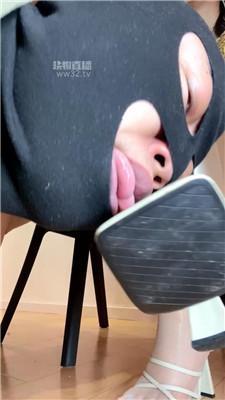 【也狗】卖货主播桌底踩狗 JS260405-38