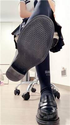 【小歆sama】过膝袜小皮鞋羞辱    260406-37