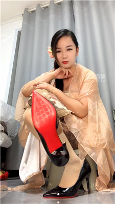 【是蛮蛮呀】高跟鞋C你妈    260406-11