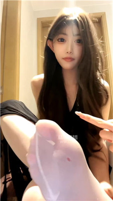 【泪泪的】白丝裸足早些挑战    260408-16