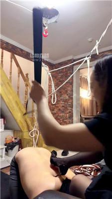 【卡洛】黑丝踩踏玩畜生狗【完整版】 JS260414-12