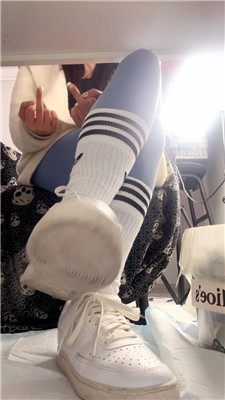 【夏夏】乳母辱全家爆骂闻屁    260413-30