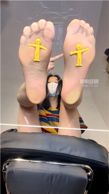 【萬一】肉丝脚底踩踏    260422-14