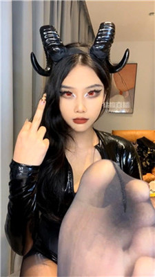 【林悠】魅魔香水黑丝炸J    260424-5