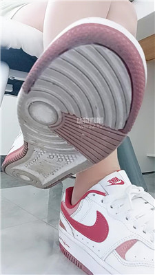 【依甜】羞辱下贱的脚奴    260425-25