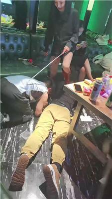 【文文文文】KTV公开处刑废物 bf62658