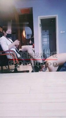 【雪儿】高跟鞋滴蜡虐乳/坐脸窒息 G-210828-5