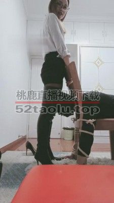 【执念】鞭打-窒息-闻黑丝白袜-舔脚-坐脸圣水 bf4397