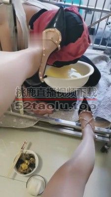 【乐爷】圈养奴第七天家奴圣水早餐 bf6251