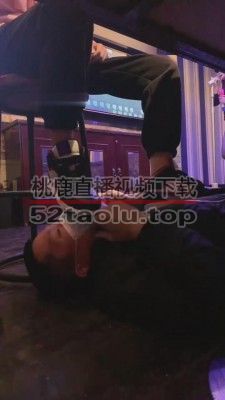 【文文文】KTV被两位陪酒小妹暴虐 bf6723