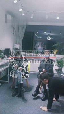 【开发素人】大学生S带素人闺蜜暴打男神 bf6918