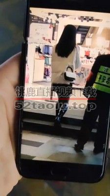 【梵高】舔鞋钻跨闻脚路人小姐姐 bf7670