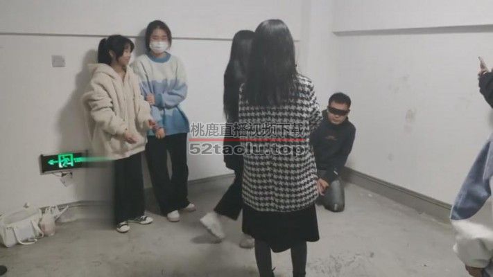 【最抗揍M】精彩-多名女学生素人狂揍狗 bf8205