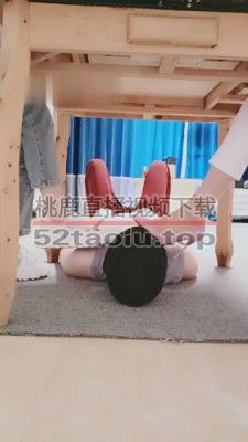 【bibi团】桌底下伺候双狗 bf11533