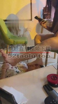 【不知名美女】和闺蜜一起圈养狗【双视角】 bf14082