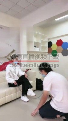 【秋秋】女瑜伽教练踩虐 bf19071