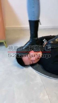 【麋鹿银儿】带素人小姐姐全体重踩狗 bf21155