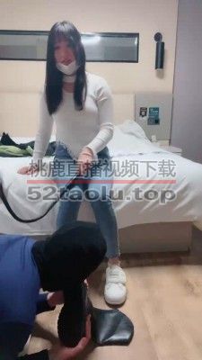 【西西】学妹开发萌新狗清理鞋子/脚喂食蛋糕/深喉 bf24492