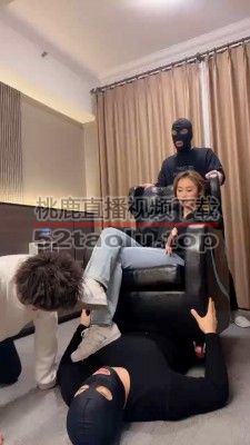 【二宝】三奴侍奉-物化肉垫沙发/跳踩【完整版】 bf25698