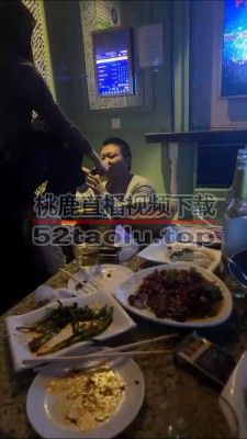 【风风S】KTV玩弄傻狗舔脚/喝圣水 bf25692