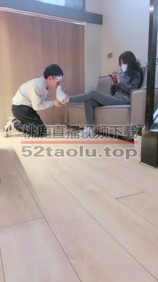 【晚晚】舔脏小白鞋-红色船袜-踩踏恋足 bf26315